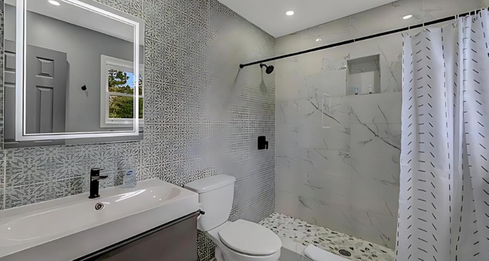 Long Pond Peaceful Pocono Home With Hot Tub, Gym, & Office מראה חיצוני תמונה