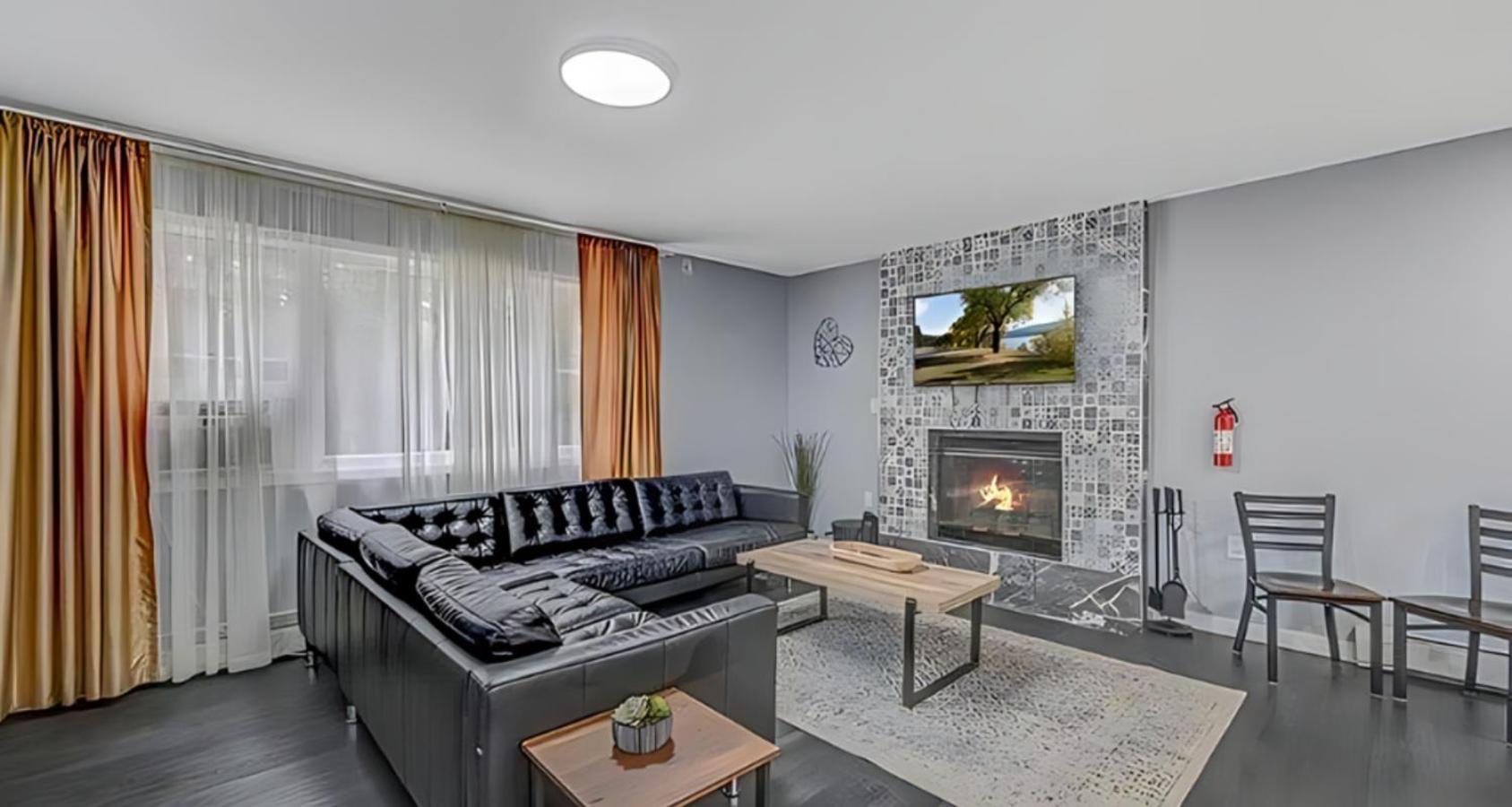Long Pond Peaceful Pocono Home With Hot Tub, Gym, & Office מראה חיצוני תמונה