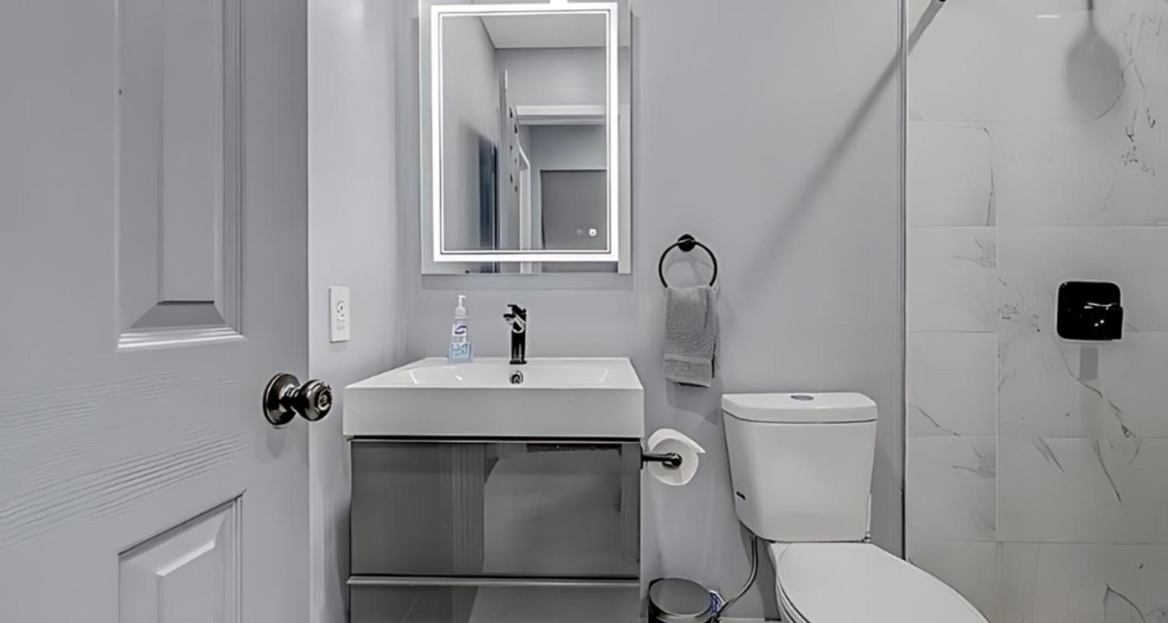 Long Pond Peaceful Pocono Home With Hot Tub, Gym, & Office מראה חיצוני תמונה