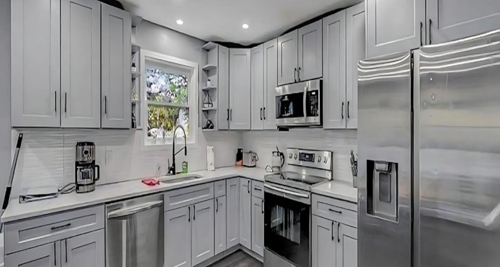 Long Pond Peaceful Pocono Home With Hot Tub, Gym, & Office מראה חיצוני תמונה
