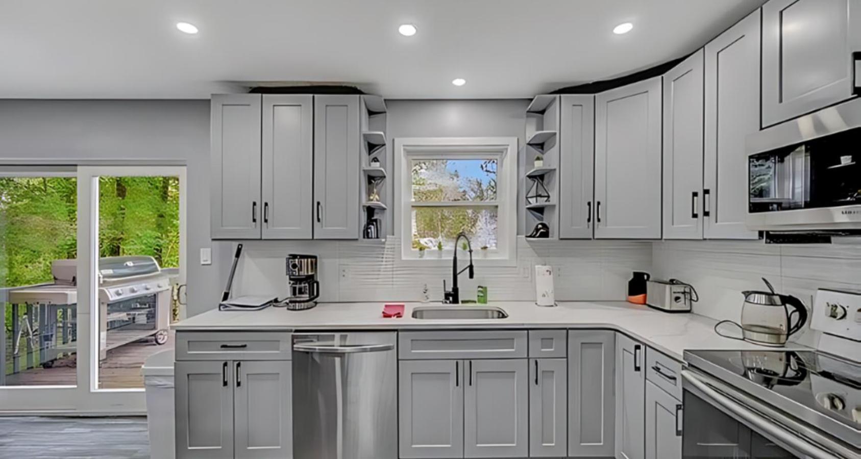 Long Pond Peaceful Pocono Home With Hot Tub, Gym, & Office מראה חיצוני תמונה