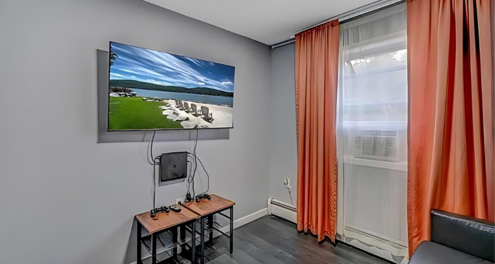 Long Pond Peaceful Pocono Home With Hot Tub, Gym, & Office מראה חיצוני תמונה