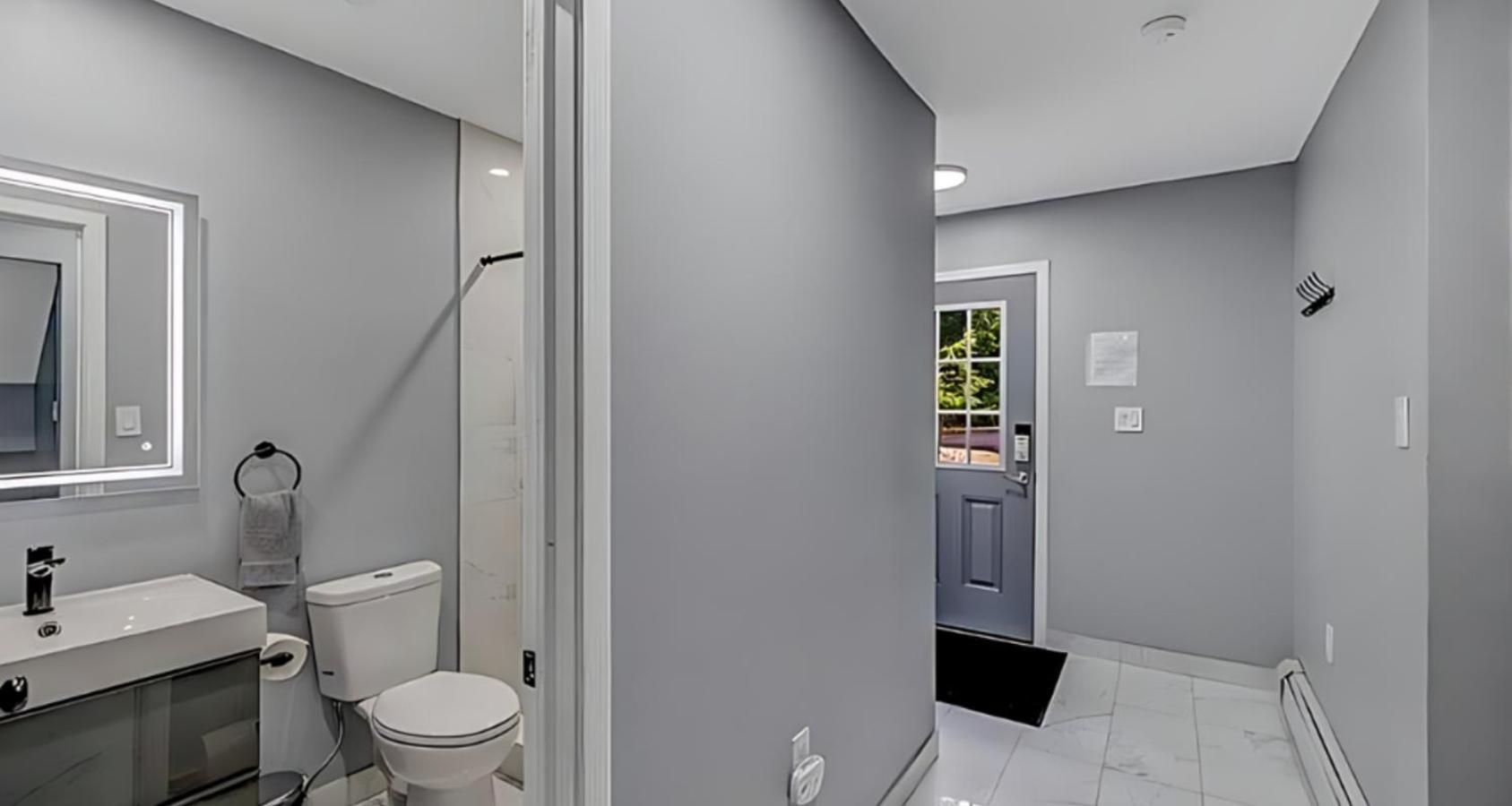 Long Pond Peaceful Pocono Home With Hot Tub, Gym, & Office מראה חיצוני תמונה