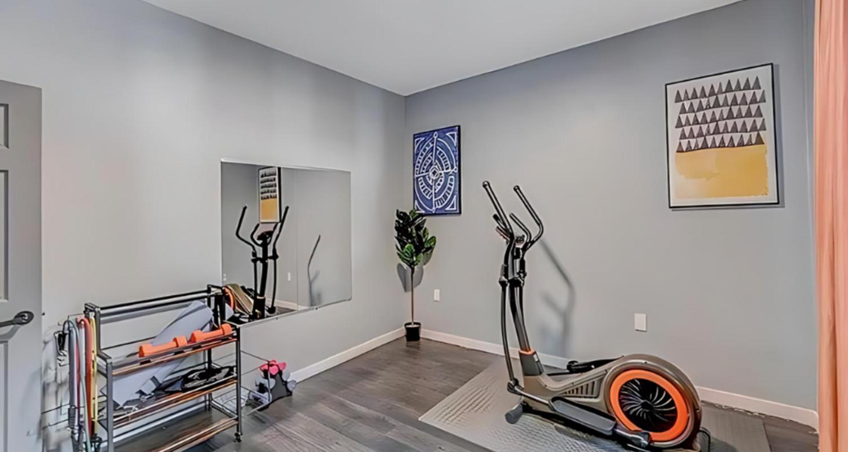 Long Pond Peaceful Pocono Home With Hot Tub, Gym, & Office מראה חיצוני תמונה