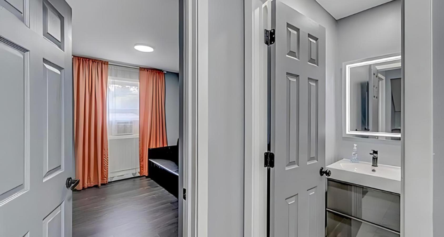 Long Pond Peaceful Pocono Home With Hot Tub, Gym, & Office מראה חיצוני תמונה